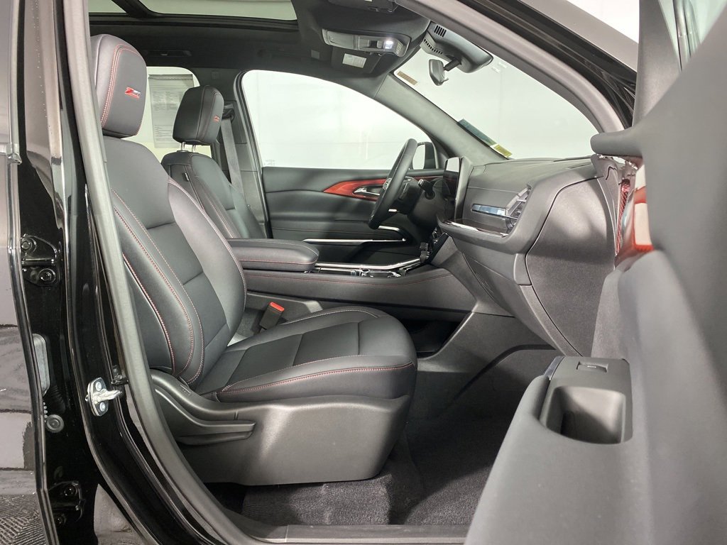 Used 2025 Chevrolet Traverse Z71 w/ Driver Confidence Package image 31