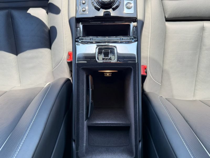 Used 2022 Rolls-Royce Cullinan Black Badge w/ Dark Exterior Package AWD/4WD image 30