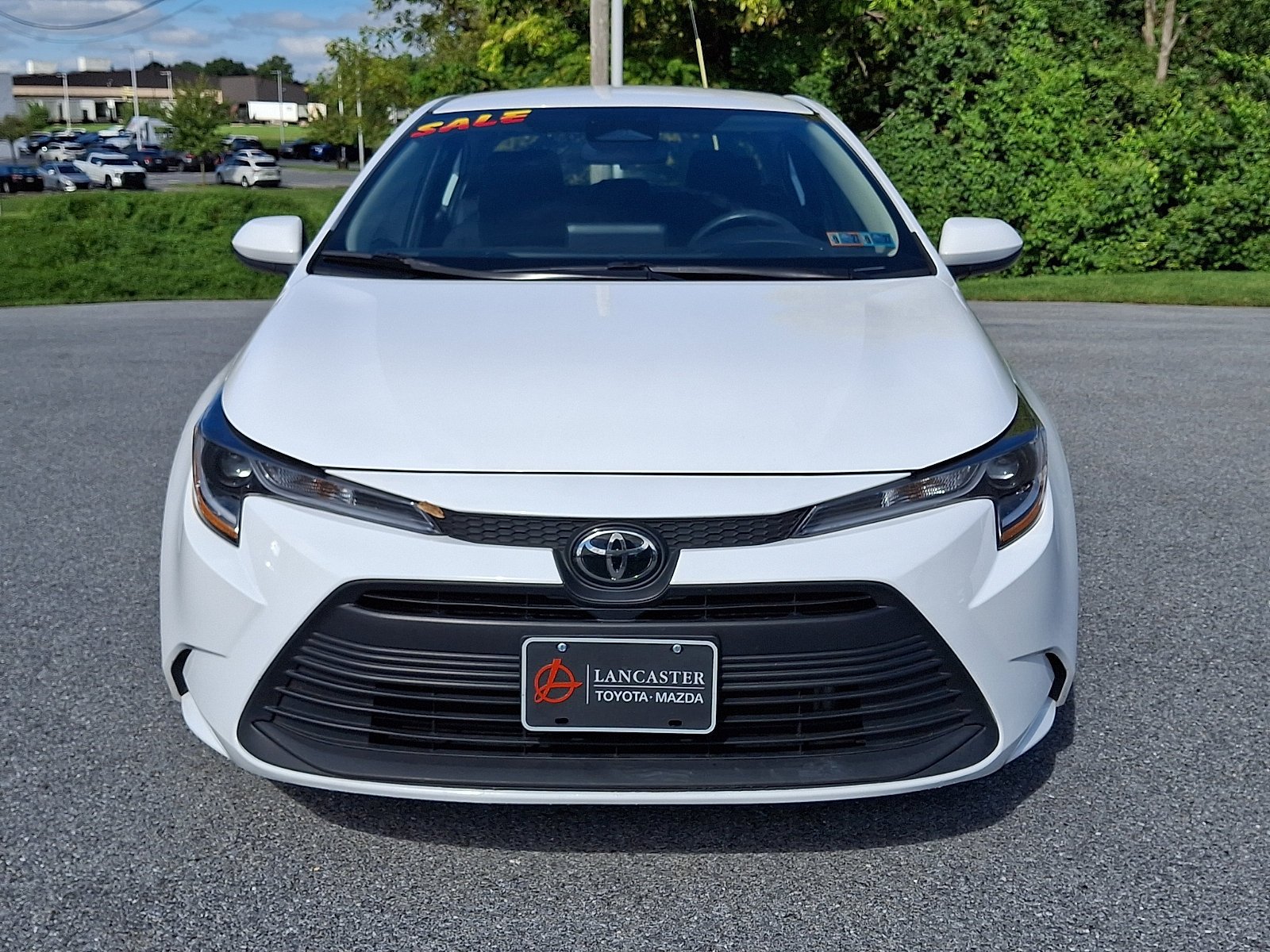Used 2025 Toyota Corolla LE FWD image 2