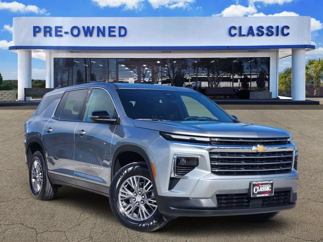 Used 2026 Chevrolet Traverse LT AWD/4WD image 1