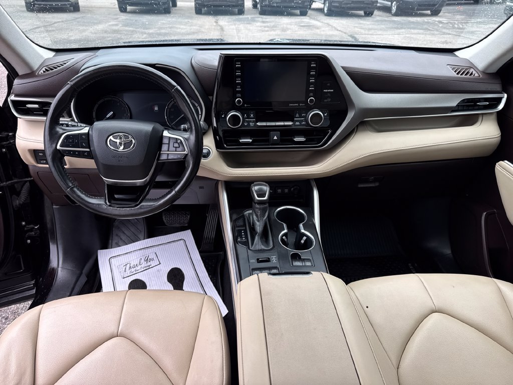 Used 2020 Toyota Highlander XLE AWD/4WD image 15