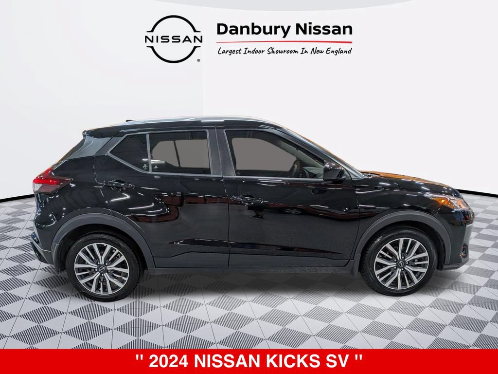 Used 2024 Nissan Kicks SV FWD image 2