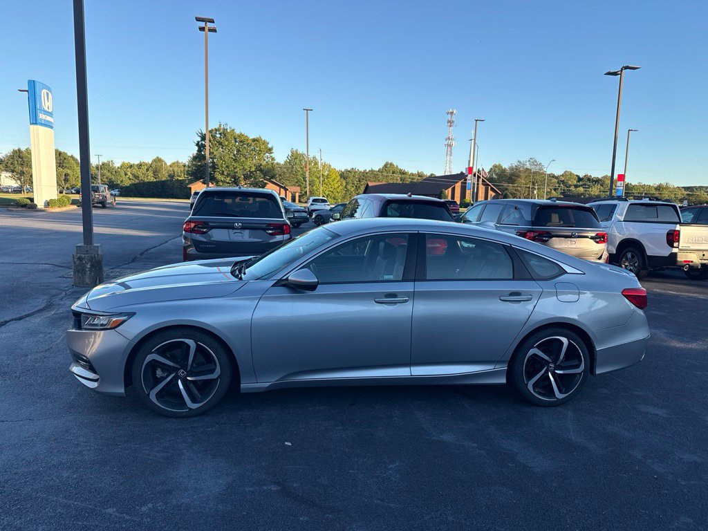 Used 2019 Honda Accord Sport image 2