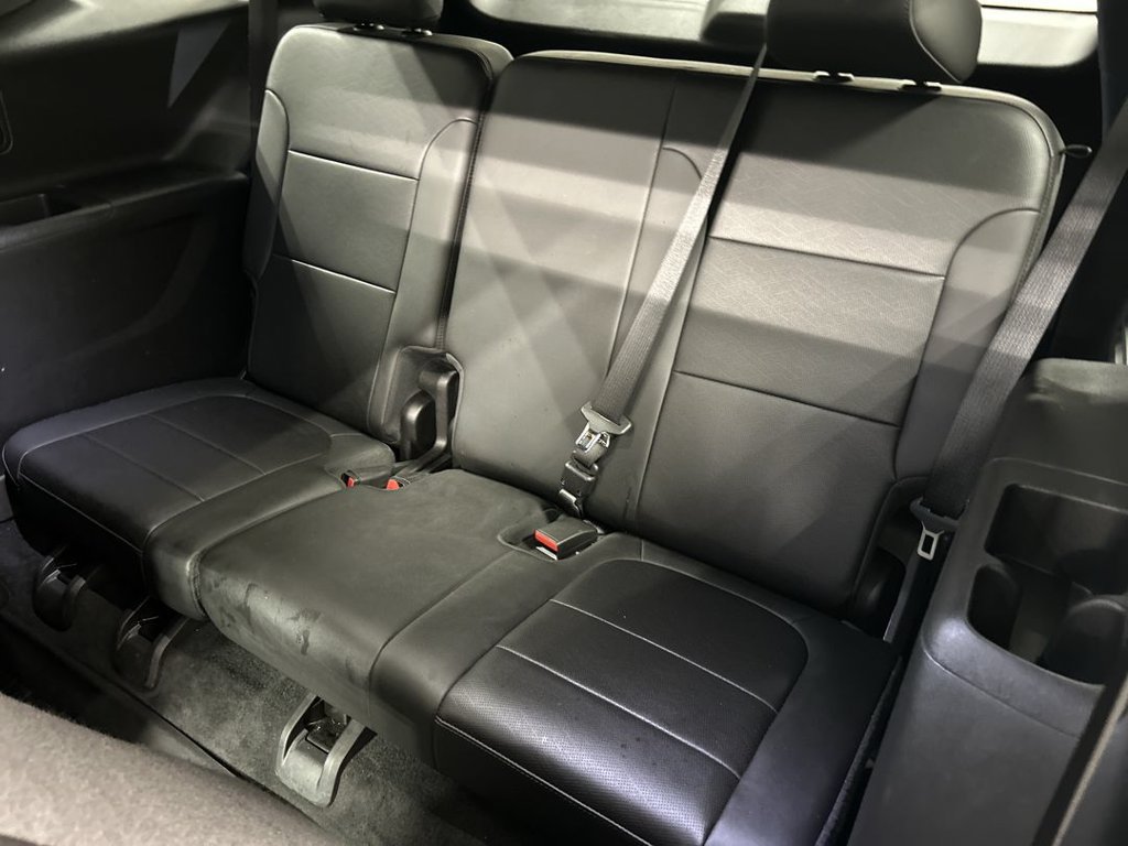 Used 2023 Chevrolet Traverse High Country w/ LPO, Floor Liner Package AWD/4WD image 21