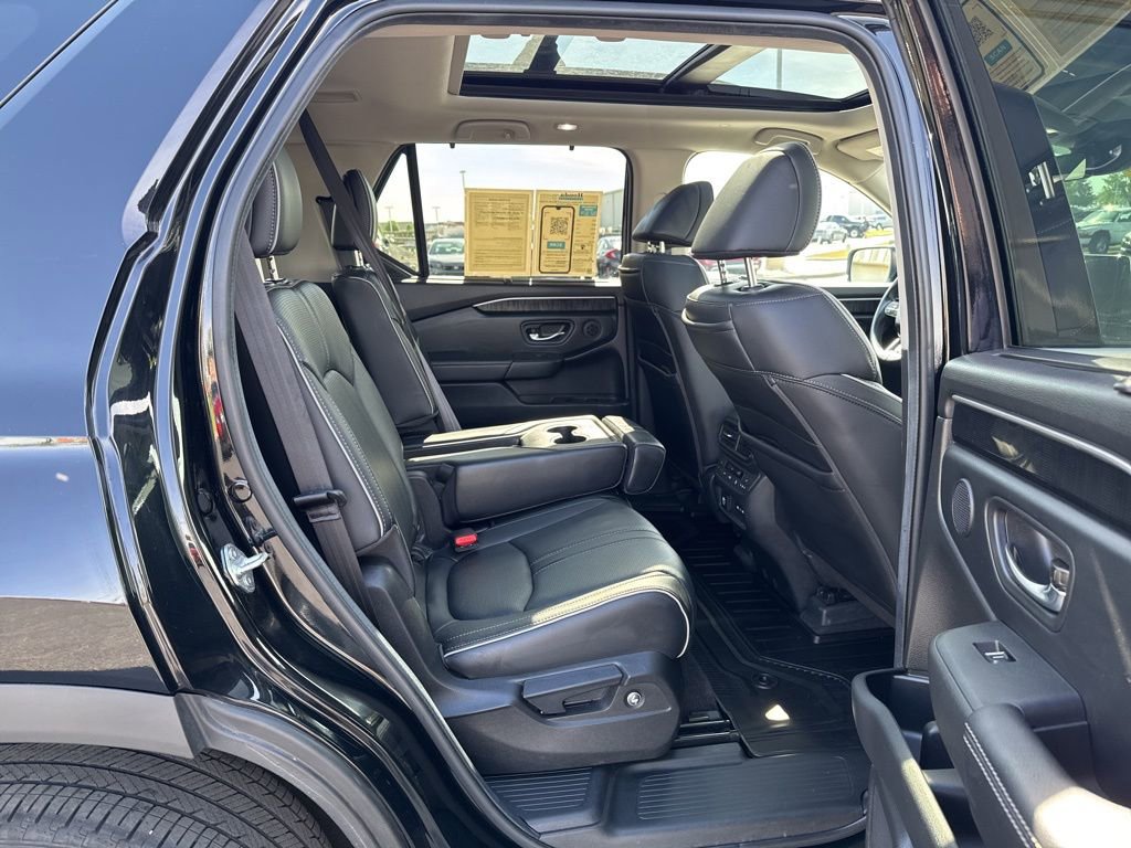 Used 2025 Honda Pilot Elite image 42