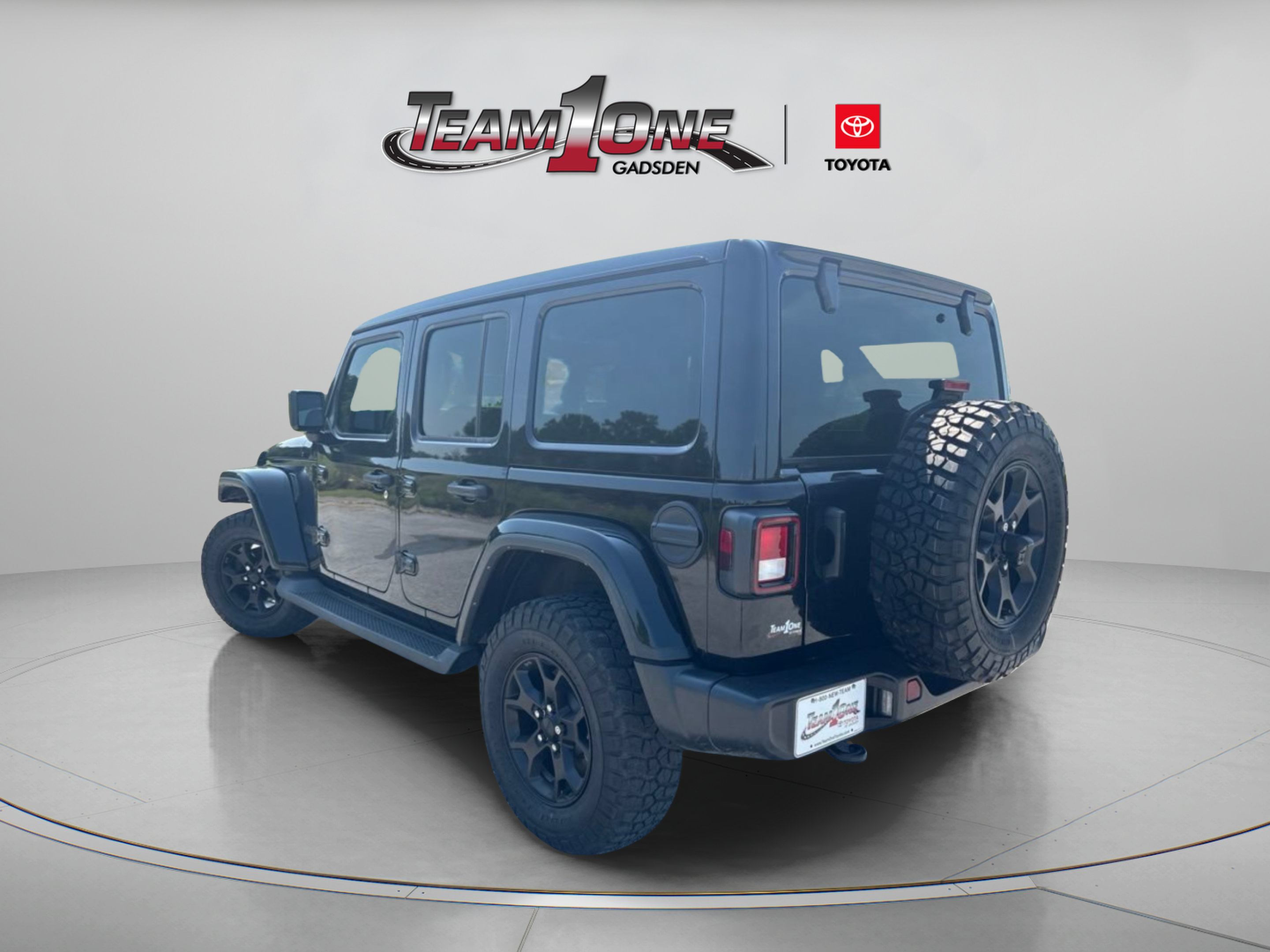 Used 2023 Jeep Wrangler Unlimited Sahara AWD/4WD image 5
