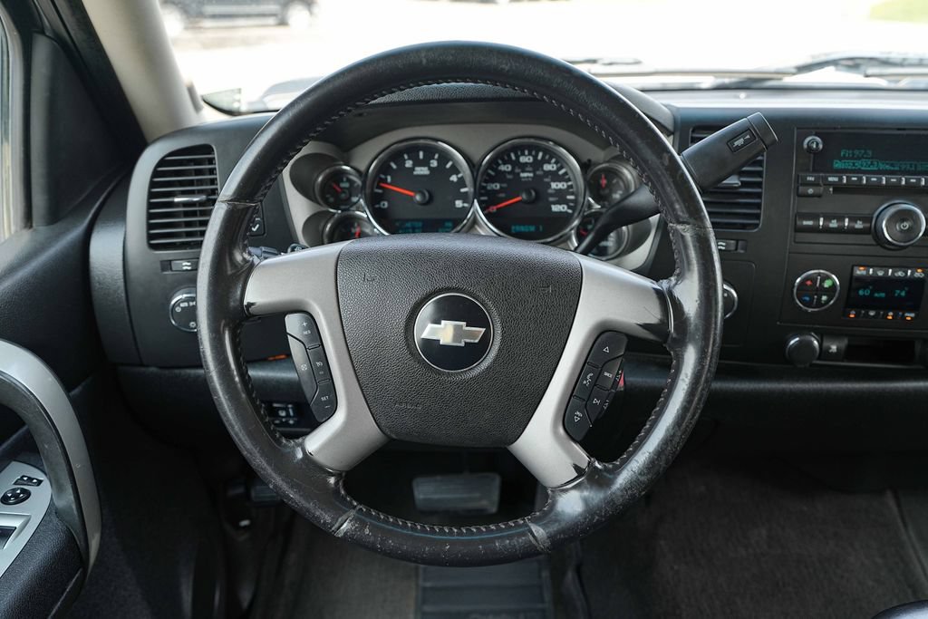 Used 2009 Chevrolet Silverado 2500 LT w/ Exterior Plus Package AWD/4WD image 26