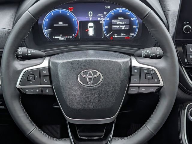 Used 2024 Toyota Grand Highlander AWD image 13