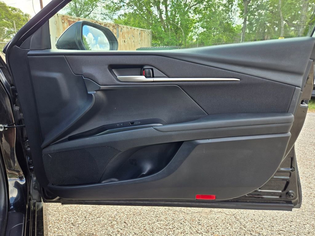 Used 2025 Toyota Camry LE image 27