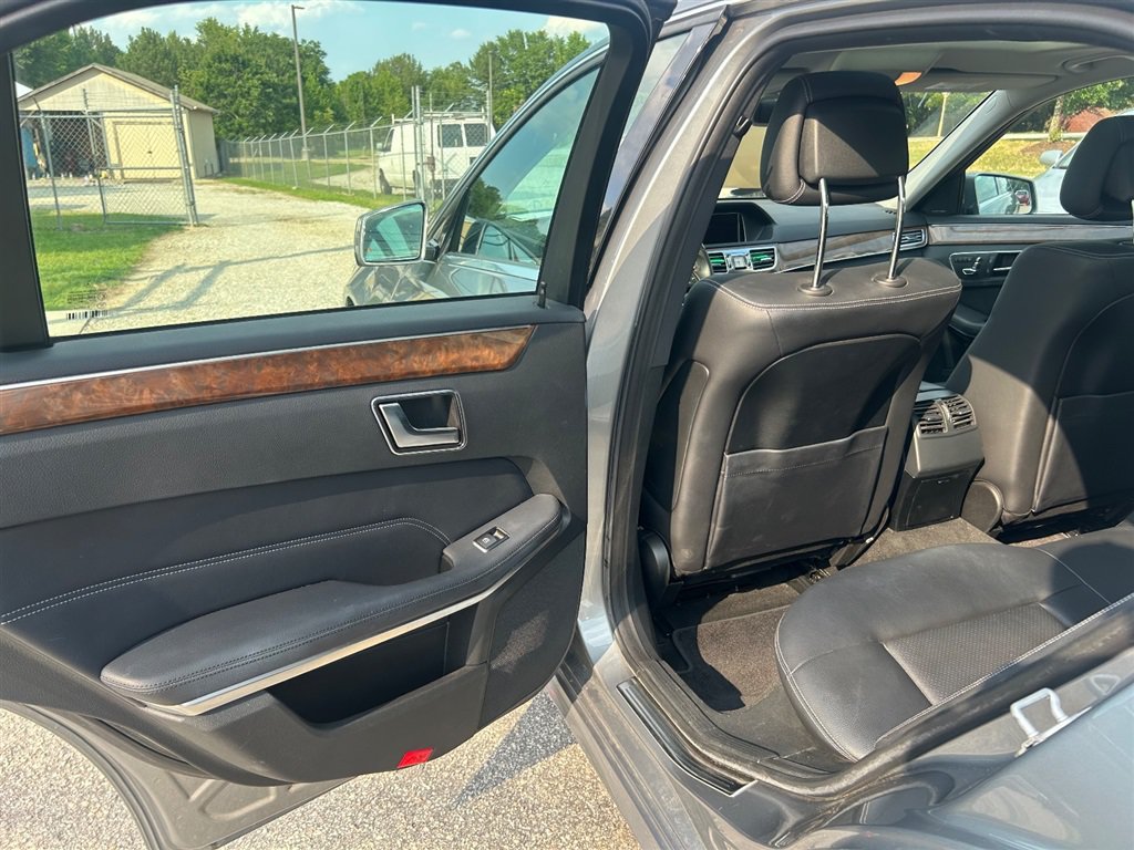 Used 2014 Mercedes-Benz E 350 Sedan image 26