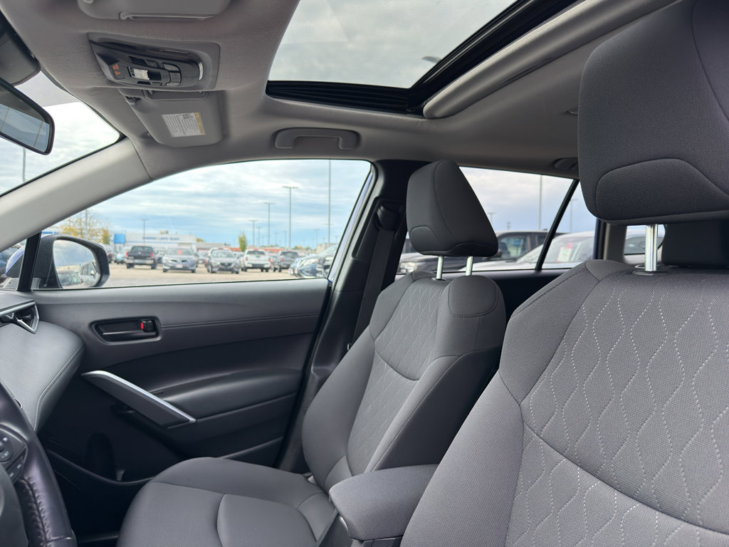 Used 2022 Toyota Corolla Cross LE image 28