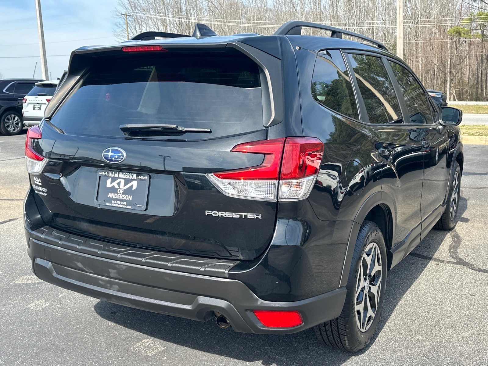 Used 2019 Subaru Forester Premium w/ All-Weather Package image 3