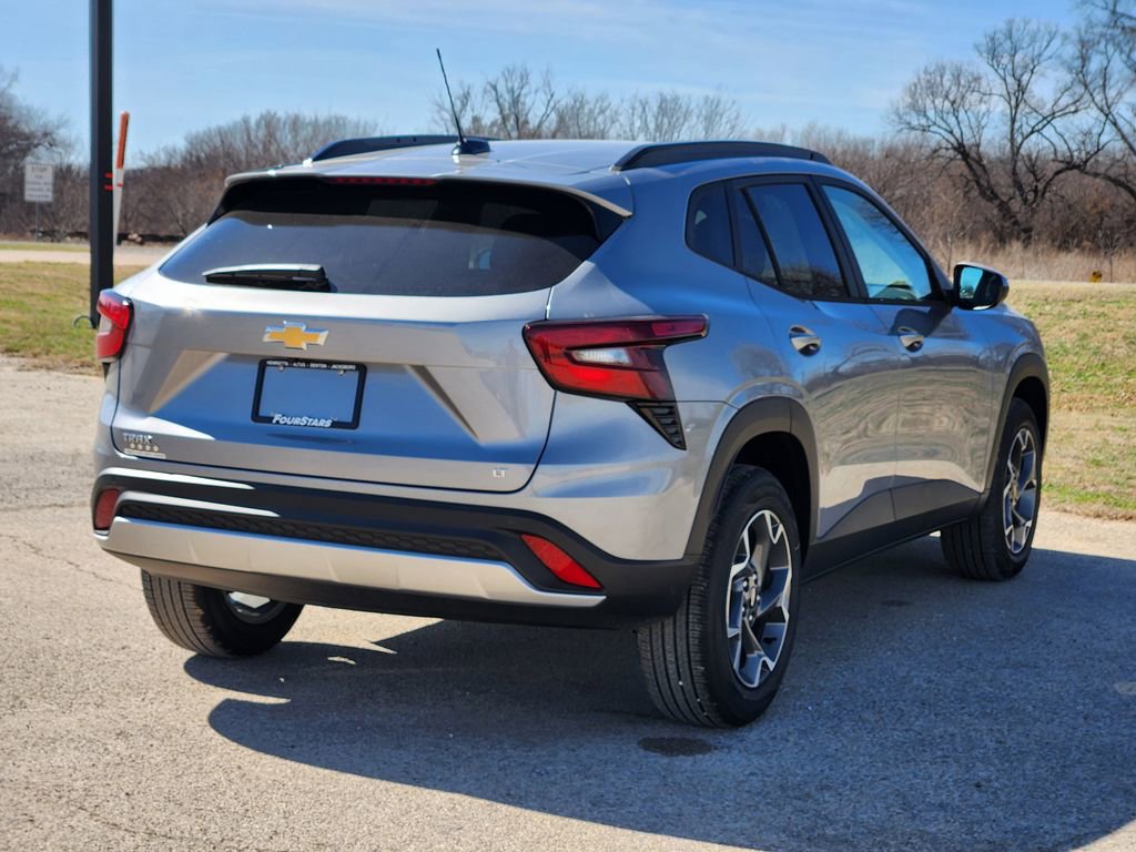 New 2026 Chevrolet Trax LT w/ Driver Confidence Package FWD image 4