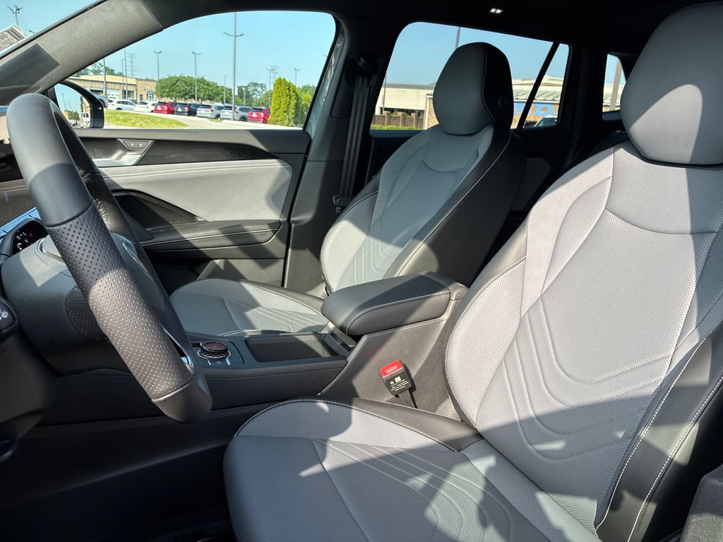 New 2026 Volkswagen Tiguan SE R-Line AWD/4WD image 11
