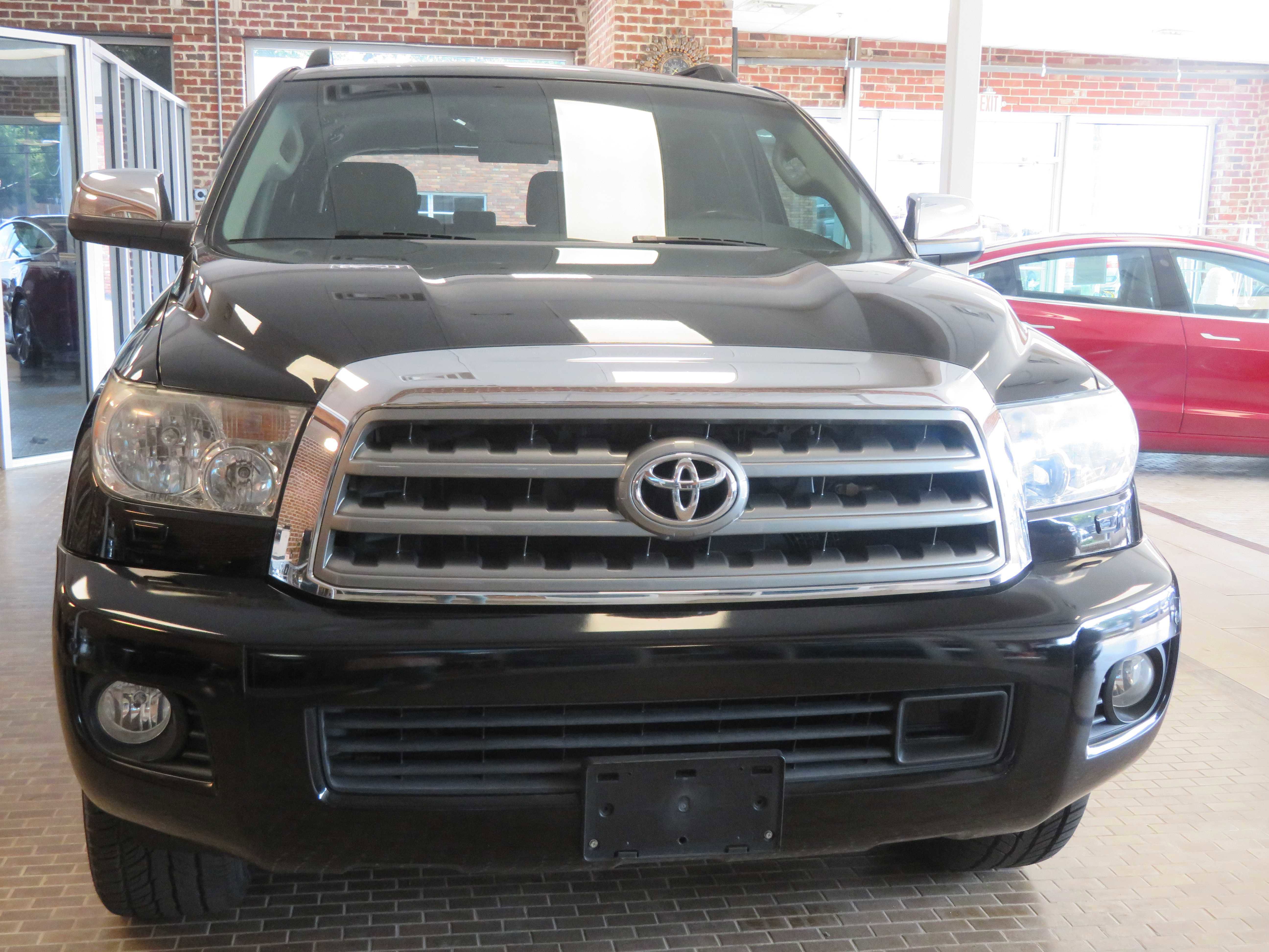 Used 2017 Toyota Sequoia Platinum AWD/4WD image 82
