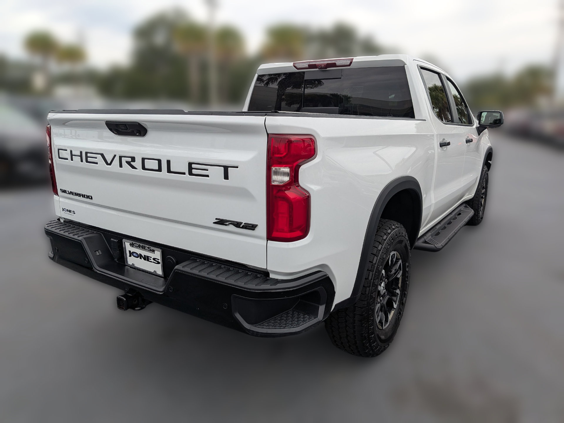 Used 2023 Chevrolet Silverado 1500 ZR2 w/ Technology Package AWD/4WD image 4