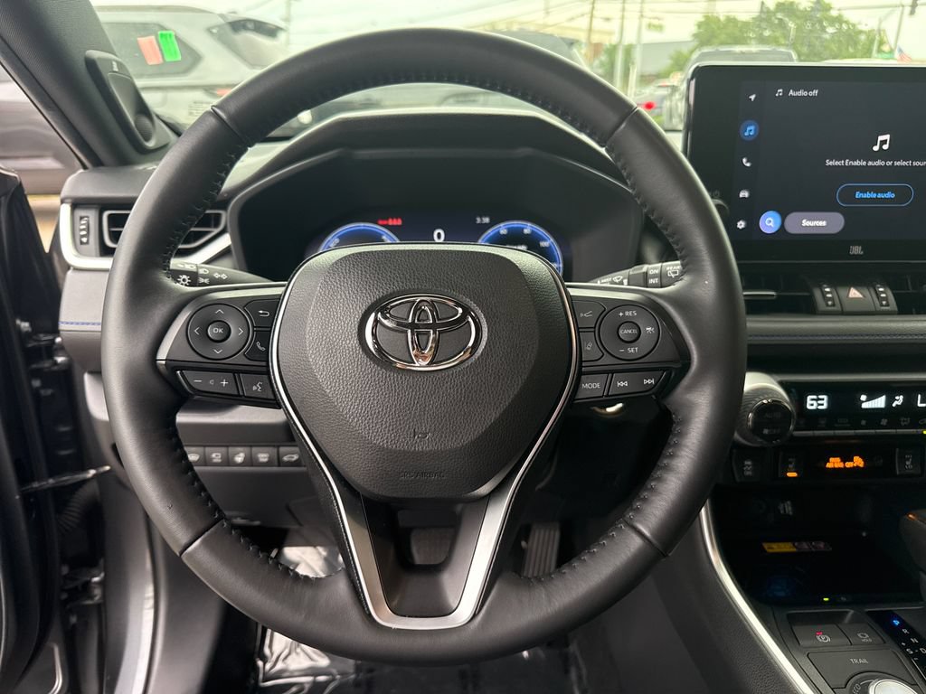 Used 2023 Toyota RAV4 XSE AWD/4WD image 16