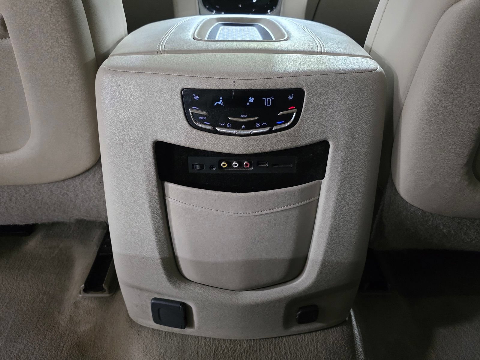 Used 2015 Cadillac Escalade Premium AWD/4WD image 17