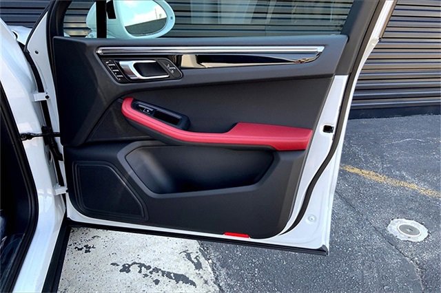 New 2025 Porsche Macan image 29