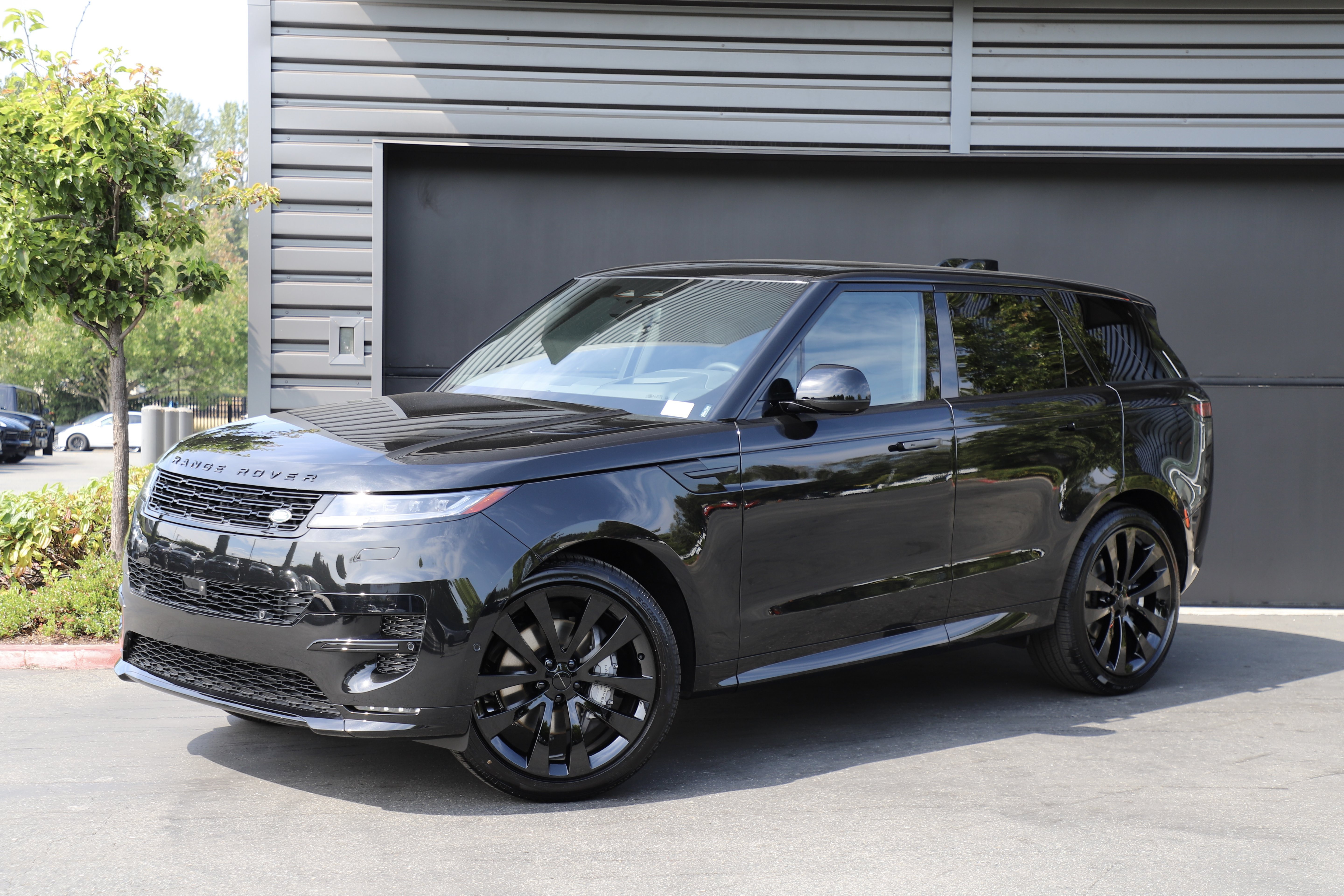 New 2026 Land Rover Range Rover Sport Dynamic SE