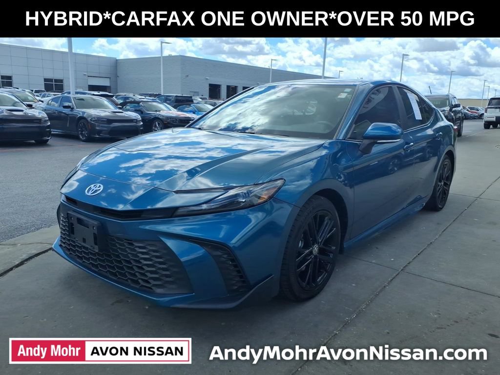 Used 2025 Toyota Camry SE FWD image 4
