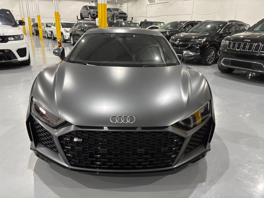 Used 2021 Audi R8 V10 w/ Premium Package image 2