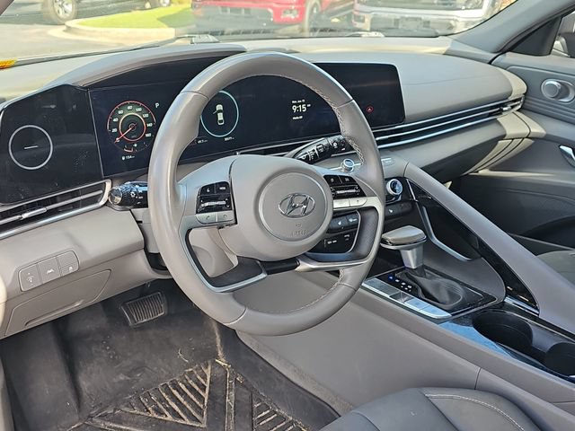 Used 2023 Hyundai Elantra SEL w/ Convenience Package FWD image 10