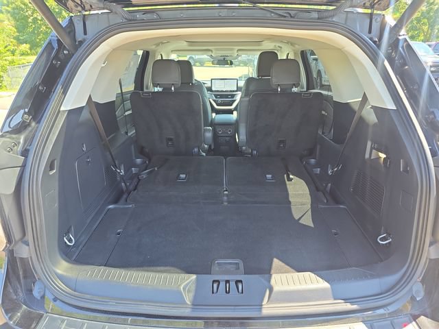 Certified 2025 Ford Explorer Active w/ Active Comfort Package AWD/4WD image 7
