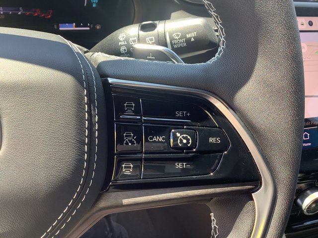 New 2023 Jeep Grand Cherokee Overland w/ Luxury Tech Group IV AWD/4WD image 12