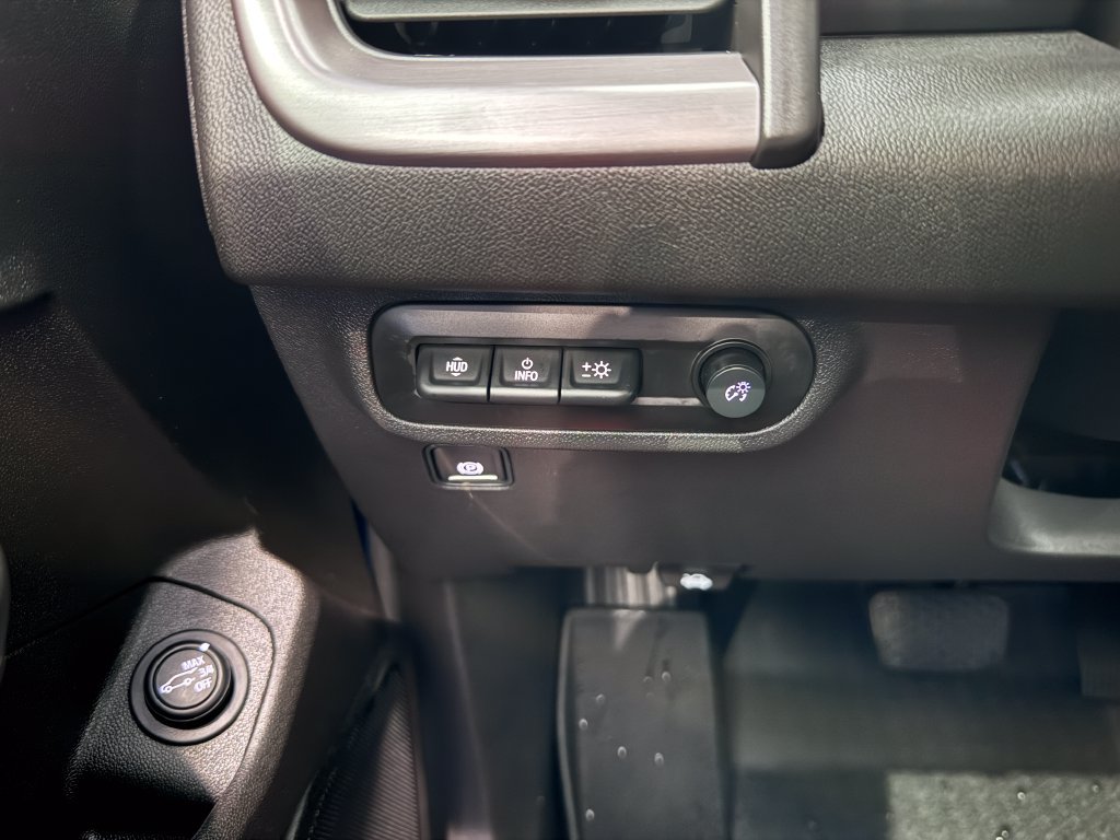 Certified 2024 GMC Terrain AT4 w/ Tech Package AWD/4WD image 24