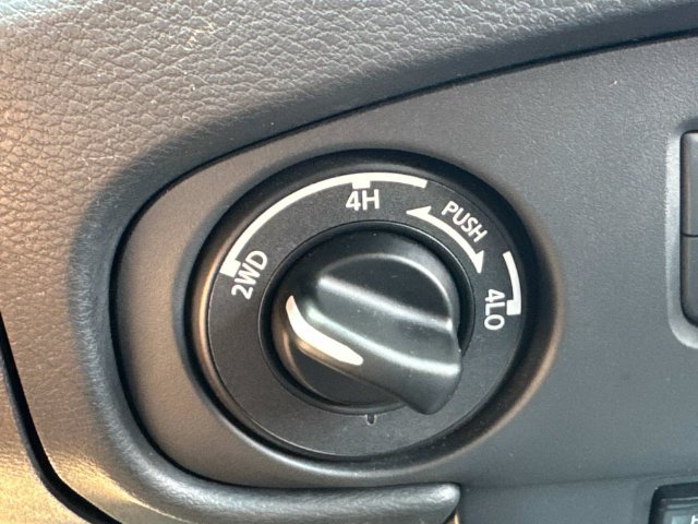 Used 2024 Nissan Frontier SL AWD/4WD image 36