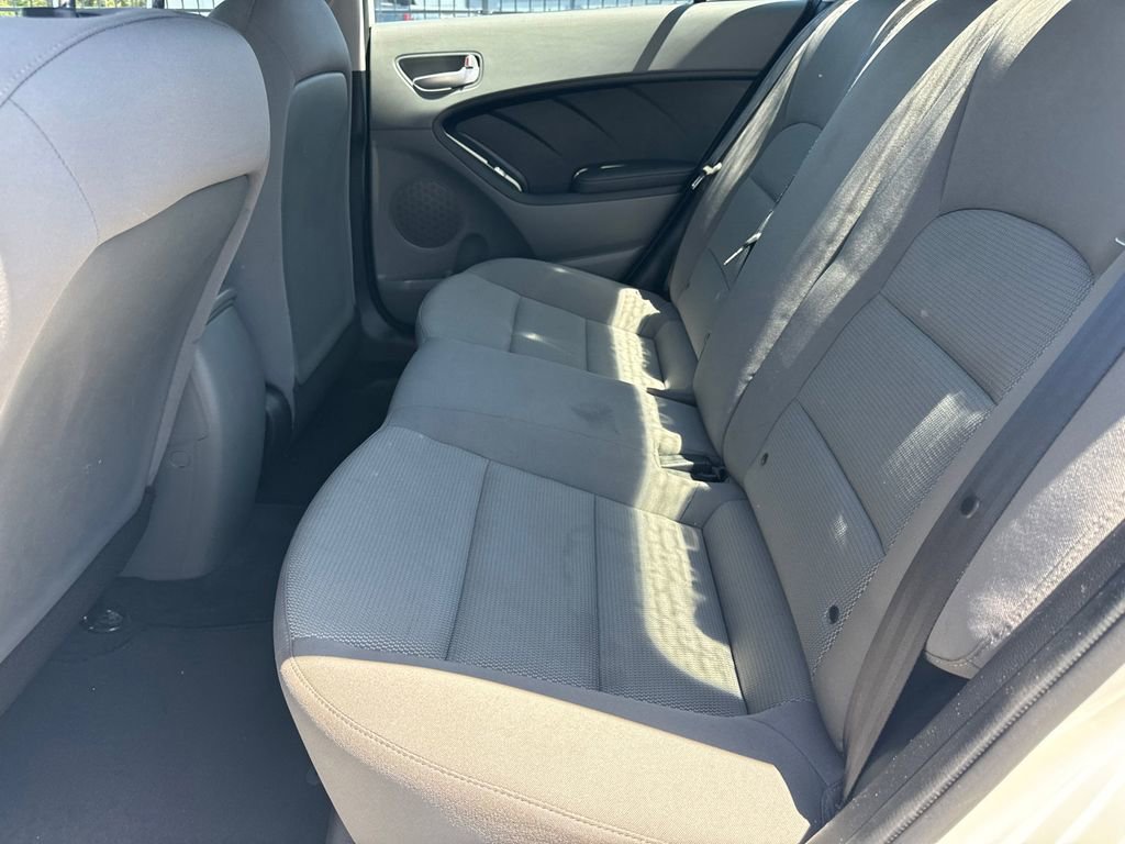 Used 2017 Kia Forte LX image 21
