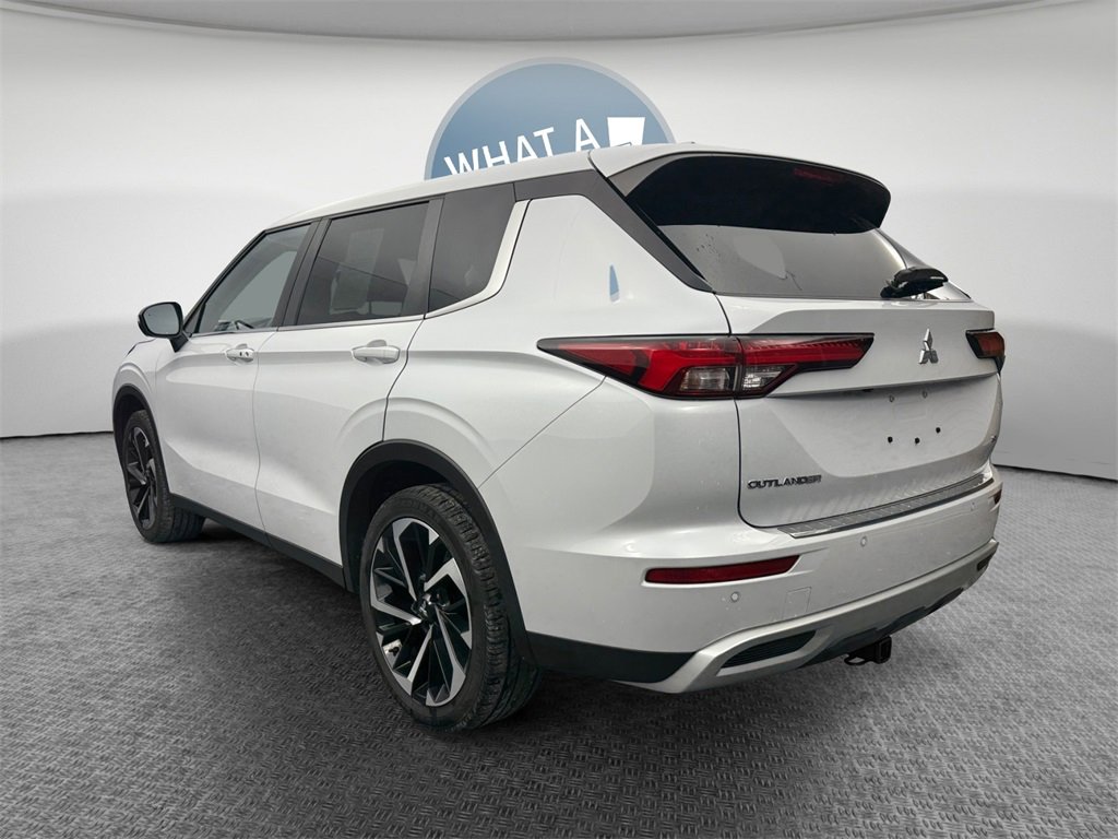 Used 2022 Mitsubishi Outlander SE image 6
