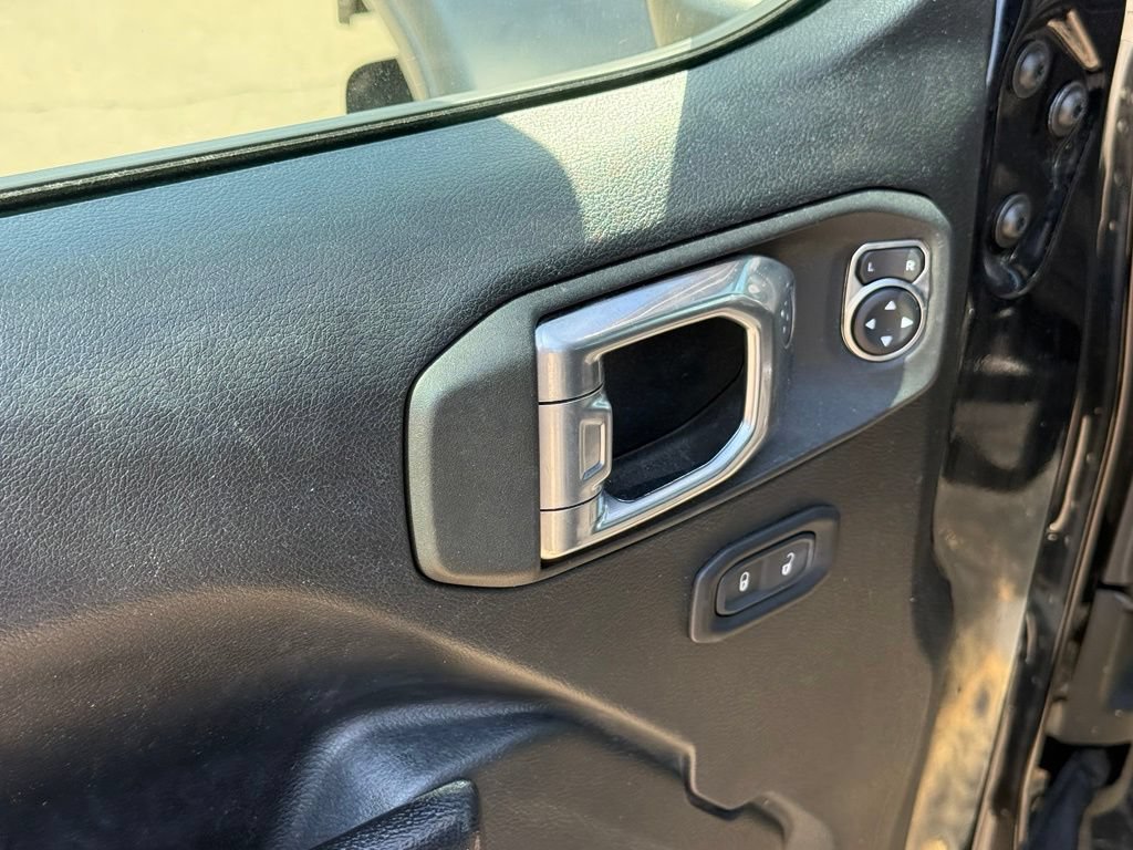 Used 2022 Jeep Wrangler Sport AWD/4WD image 12