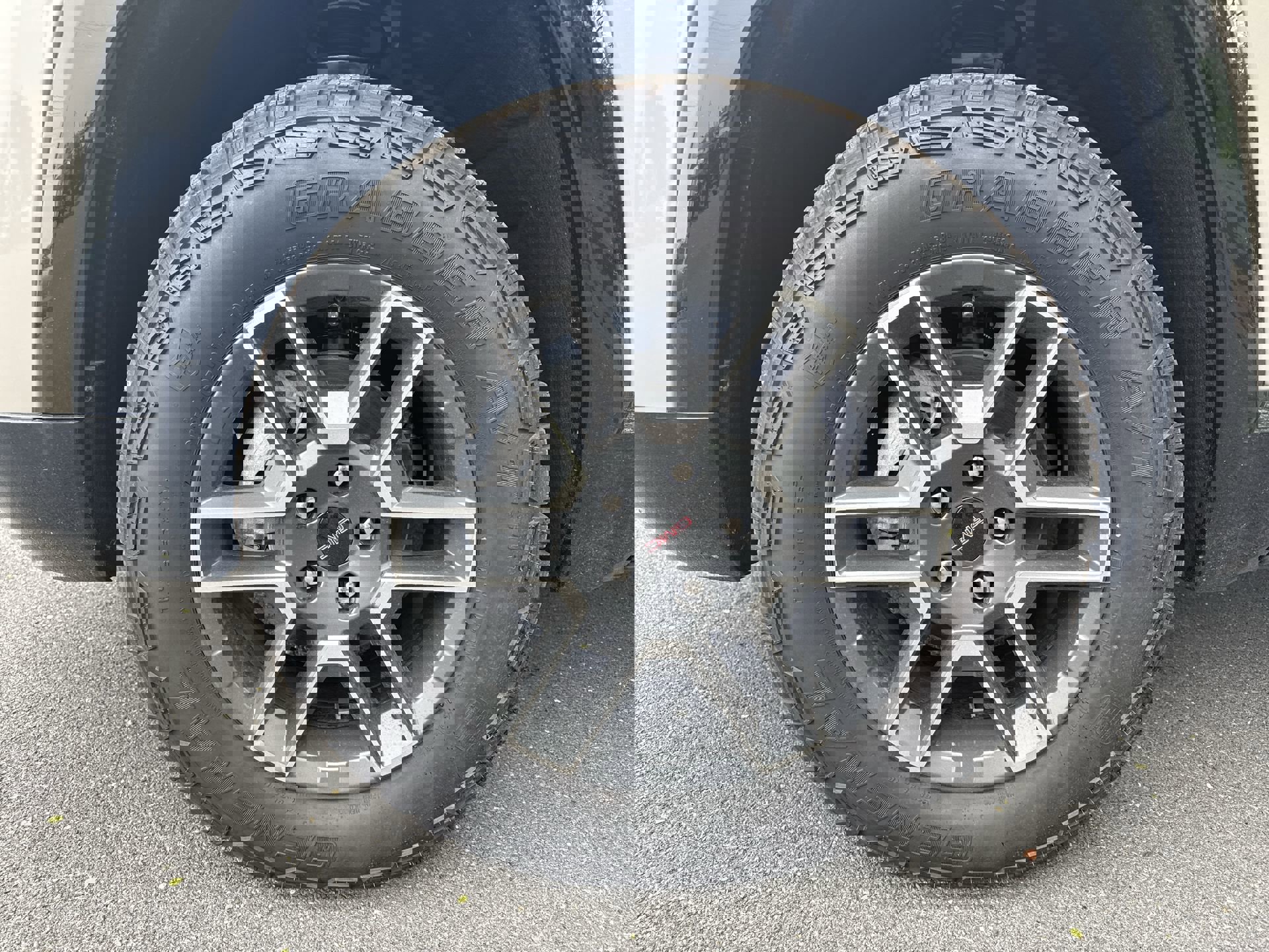 New 2026 GMC Terrain AT4 w/ Convenience Package III image 19