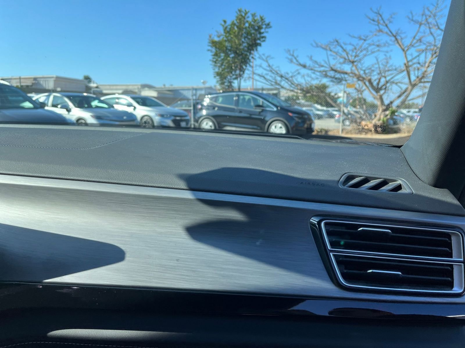 Used 2025 Volkswagen Atlas Cross Sport SE image 35