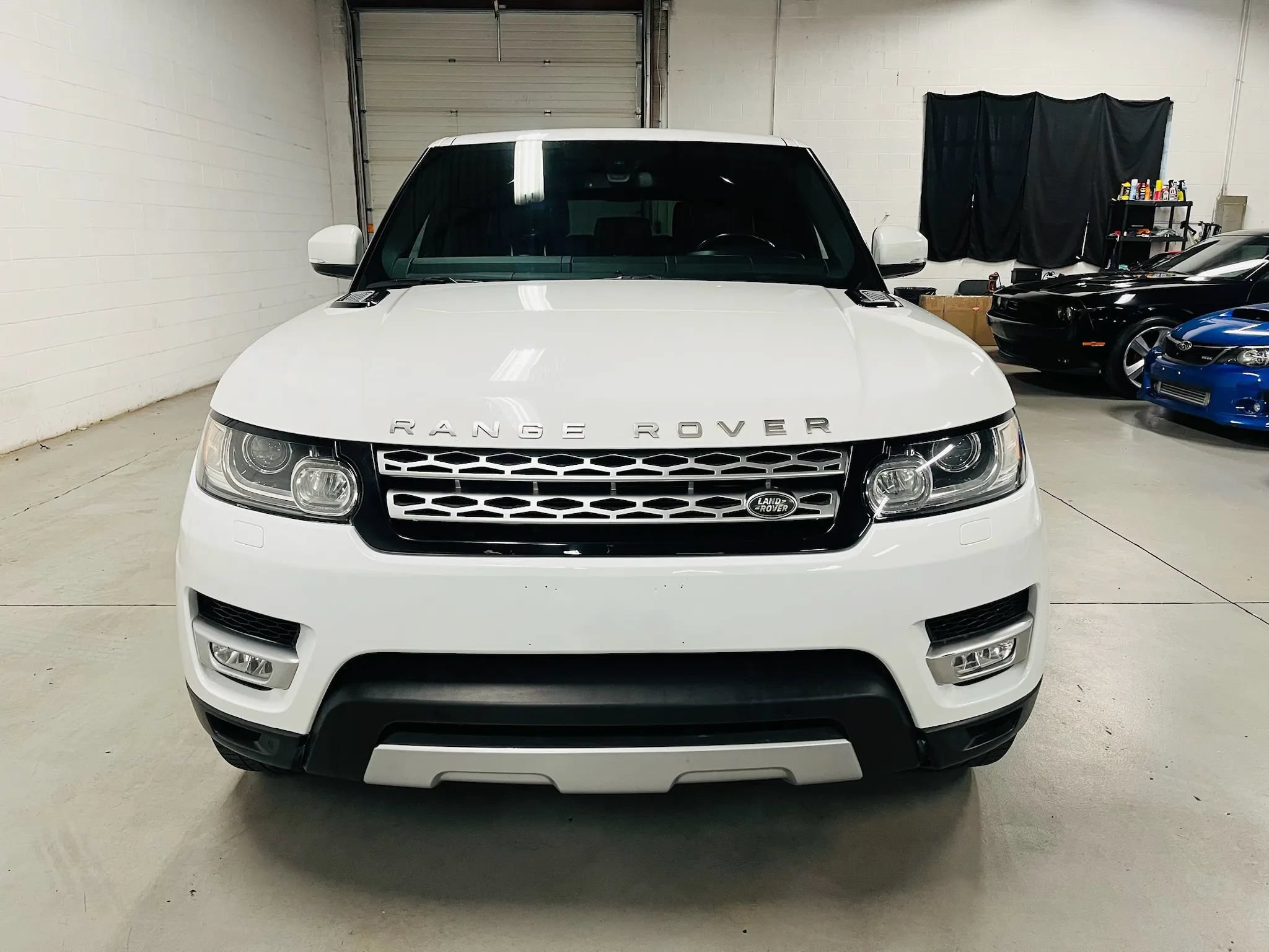 Used 2015 Land Rover Range Rover Sport HSE AWD/4WD image 3