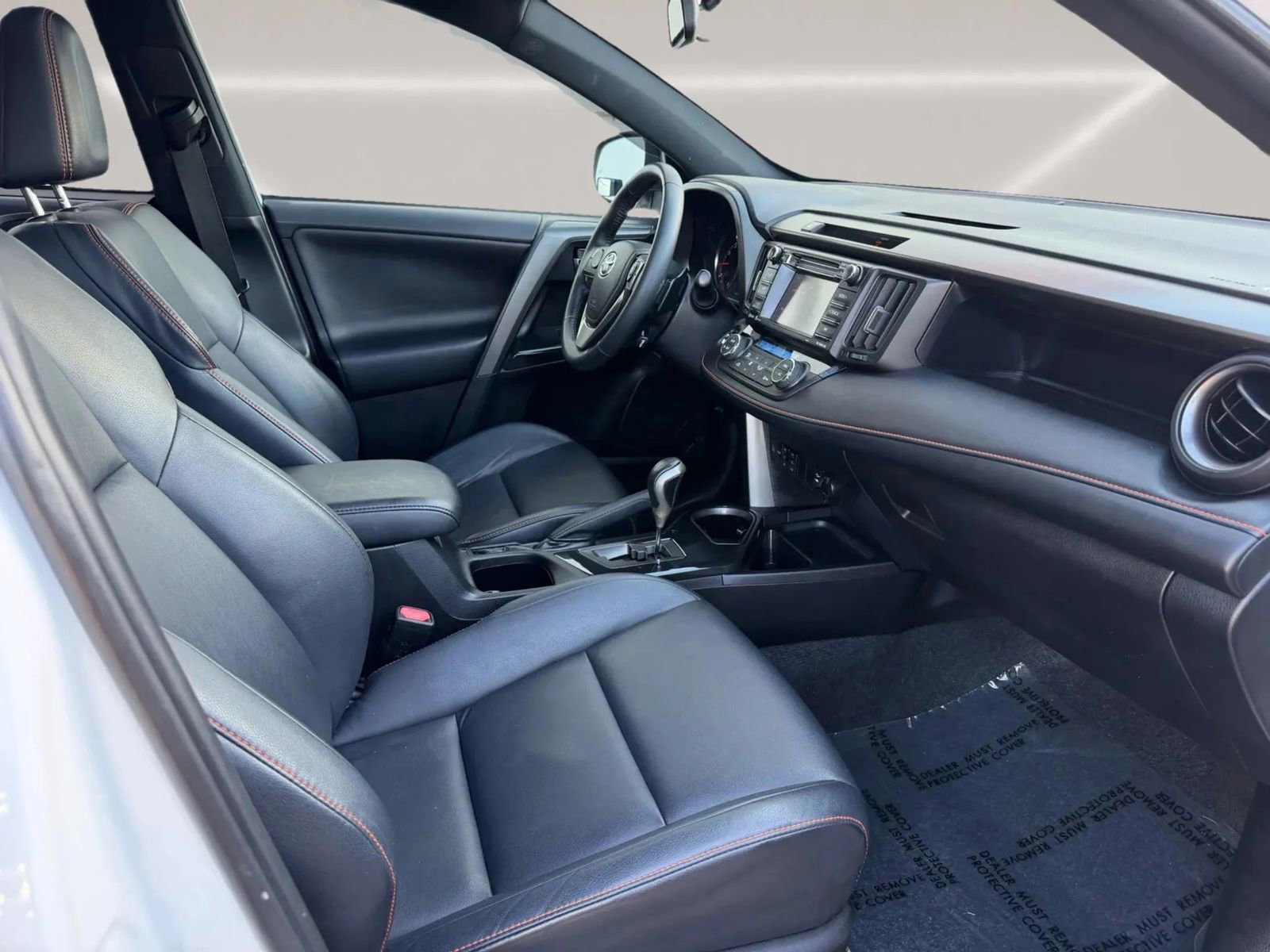 Used 2016 Toyota RAV4 SE image 22