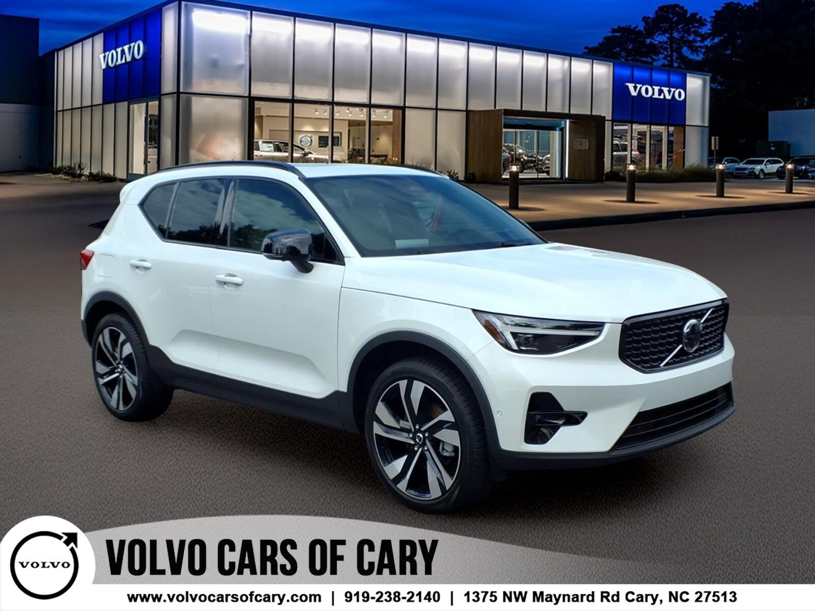 Used 2025 Volvo XC40 B5 Ultra