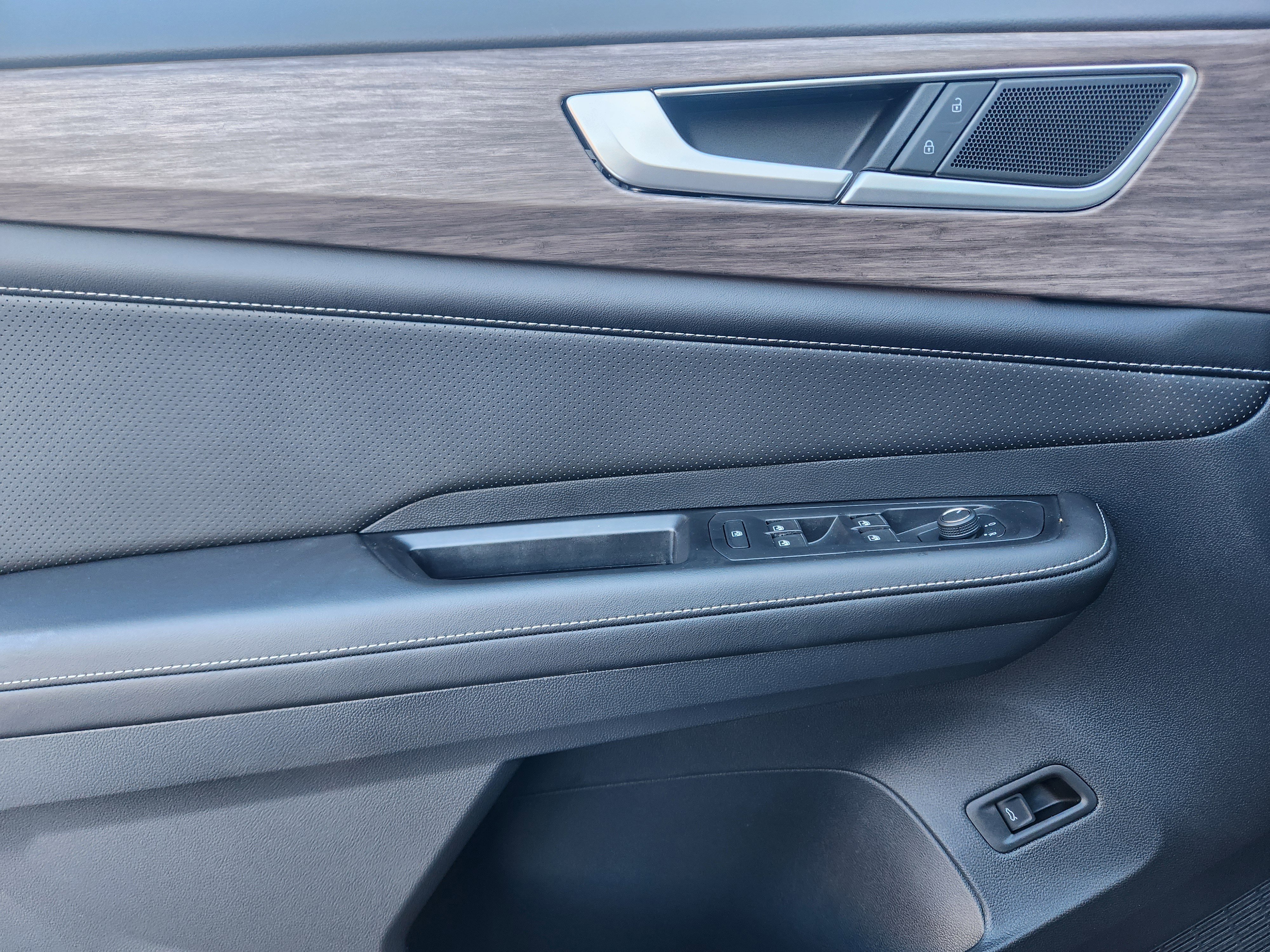 New 2026 Volkswagen Atlas SEL image 16