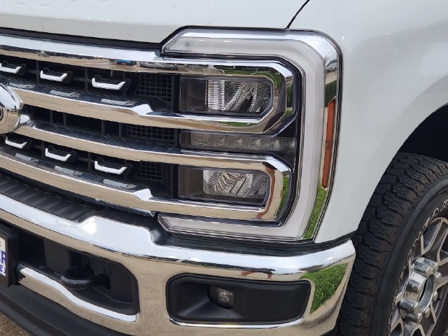 Used 2024 Ford F250 Lariat AWD/4WD image 8