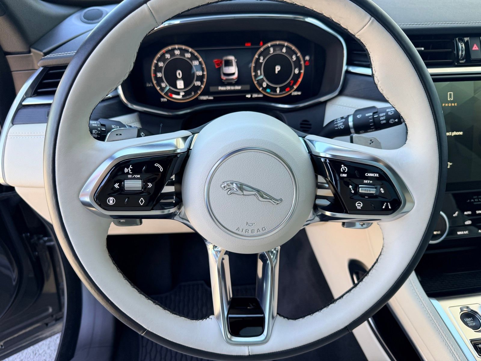 Used 2025 Jaguar F-PACE R-Dynamic S AWD/4WD image 14