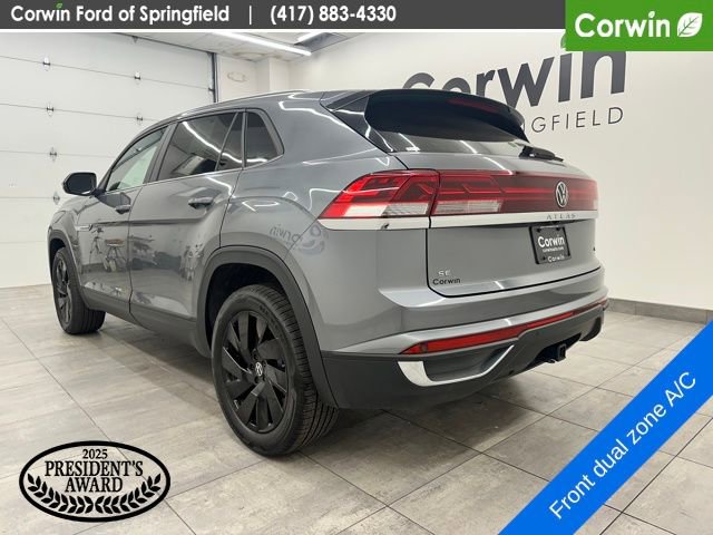 Used 2025 Volkswagen Atlas Cross Sport SE AWD/4WD image 3