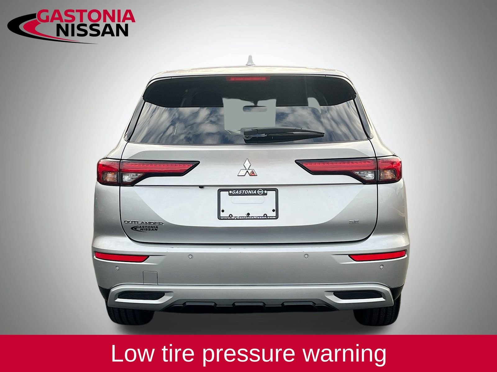 Used 2024 Mitsubishi Outlander SE image 7