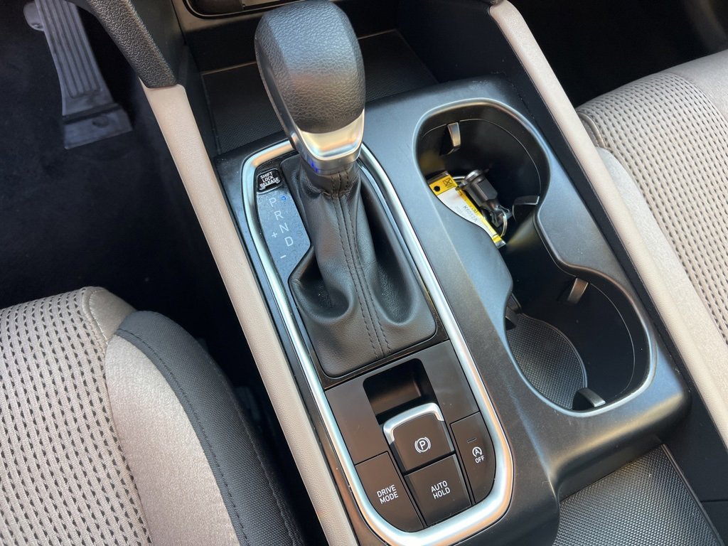 Used 2020 Hyundai Santa Fe SEL w/ Cargo Package image 16