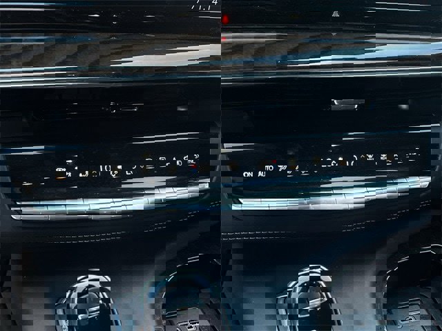 Used 2022 Cadillac Escalade Premium Luxury Platinum image 21