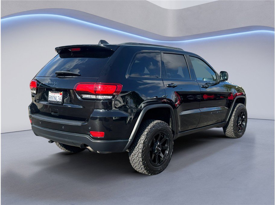 Used 2019 Jeep Grand Cherokee Laredo image 6