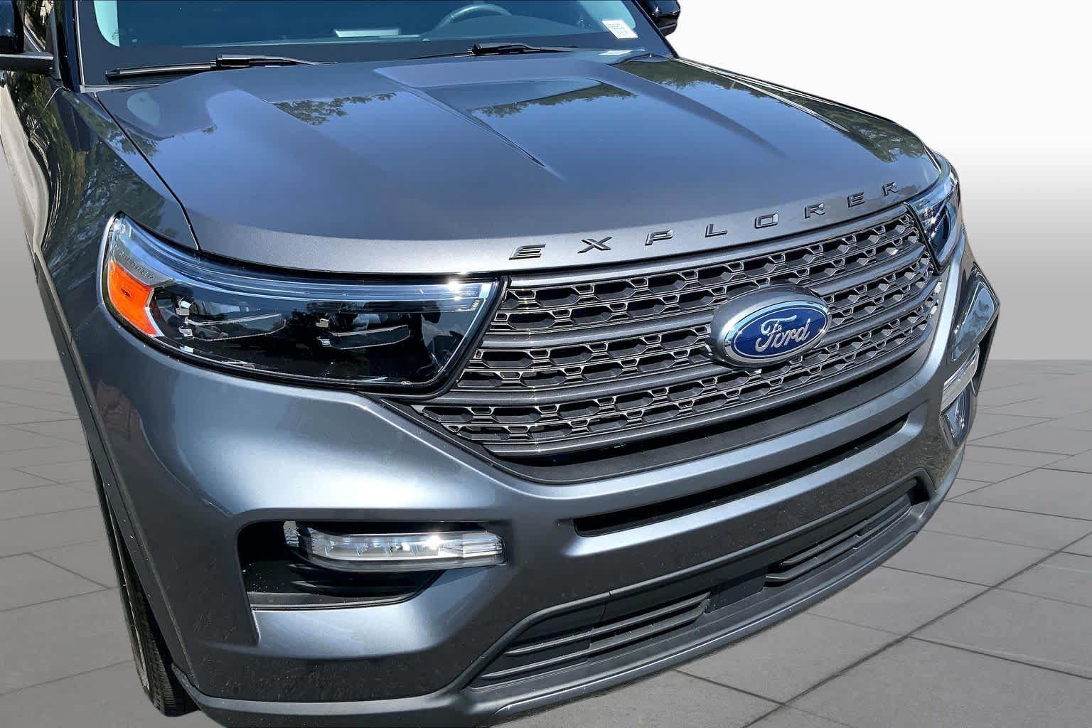 Used 2023 Ford Explorer XLT w/ Equipment Group 202A RWD image 29