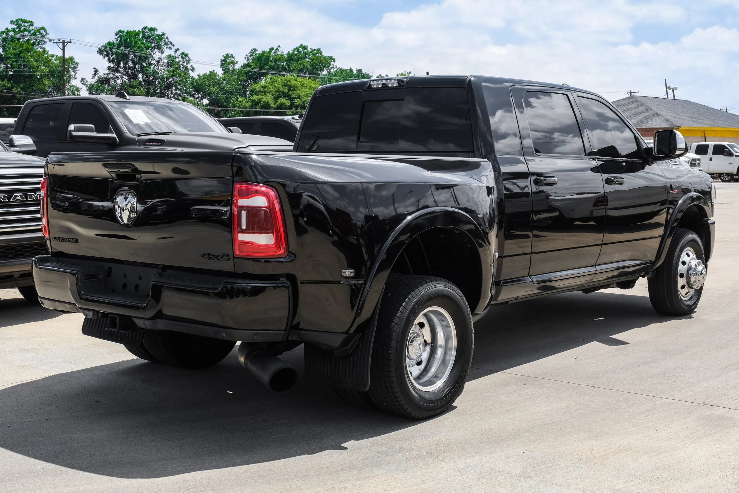 Used 2019 RAM 3500 Laramie AWD/4WD image 11
