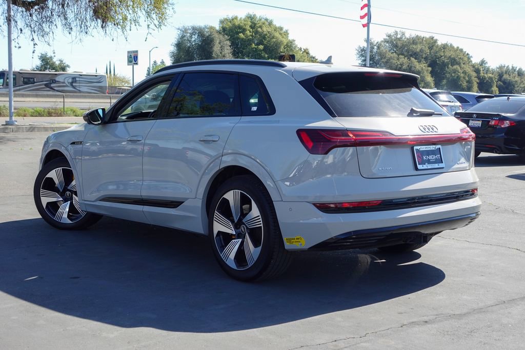 Used 2022 Audi e-tron Premium Plus w/ Premium Plus Package image 7